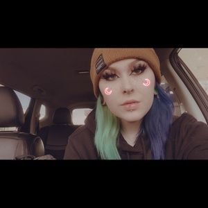 Meet your Posher, Dakota